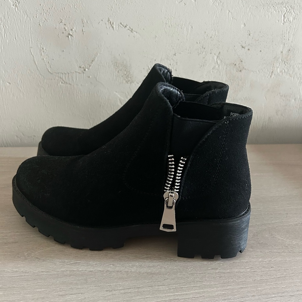 FASHIONAIRE Black Suede Ankle Booties with Silver Side Zip, size 9